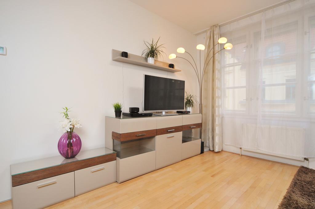 Selinor Old Town Apartments Прага Номер фото